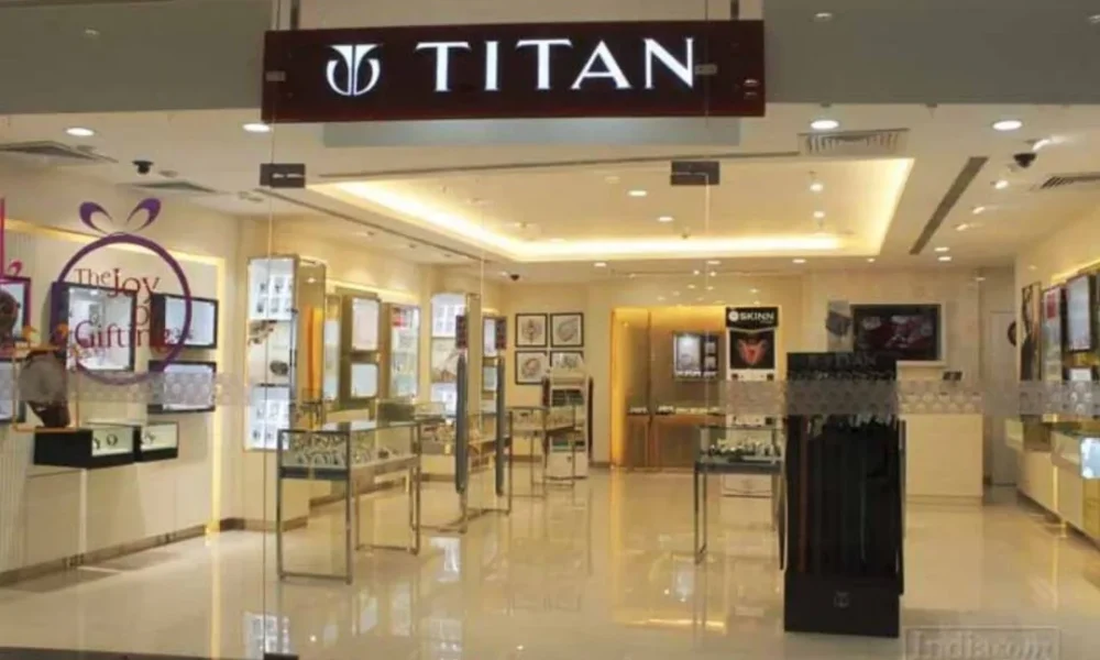Walk in Drive in TITAN